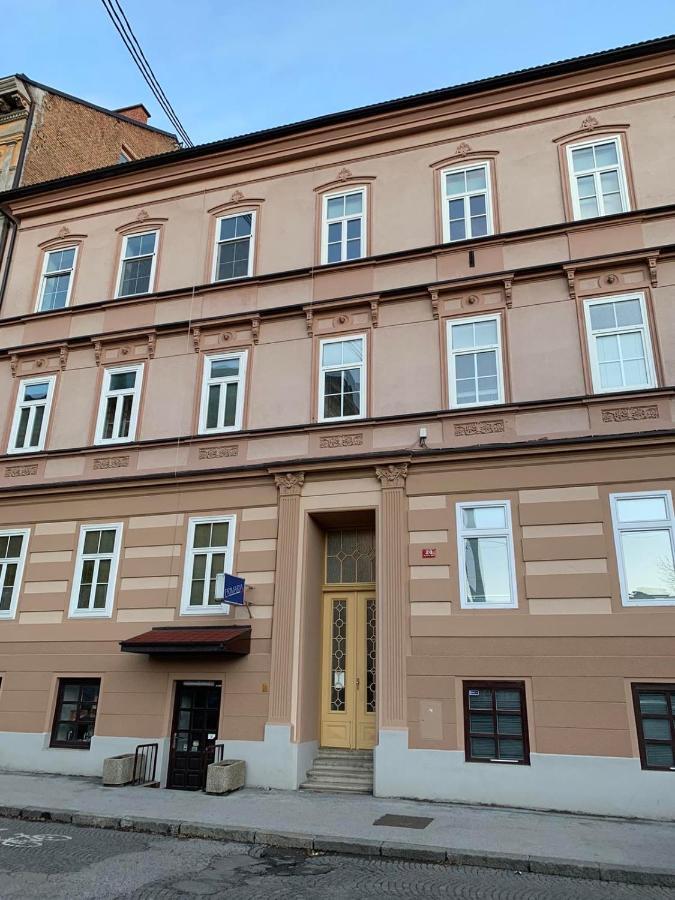 Apartment Mansarda Maribor Buitenkant foto